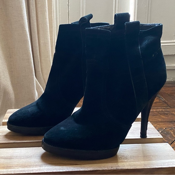 BCBG Generation Black Suede Ankle Boots Size 6.5 - Picture 5 of 12